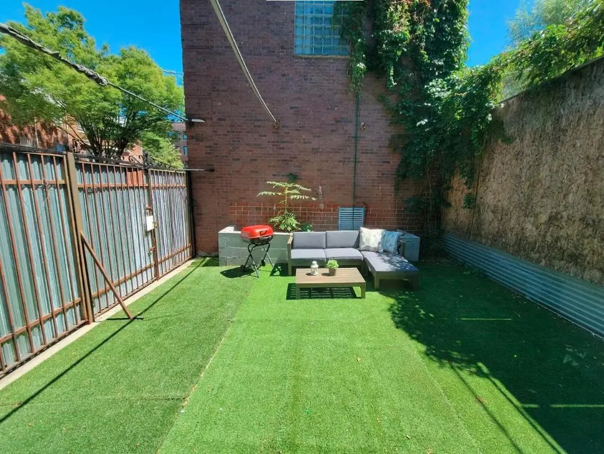 Luxurious Apartment With Backyard And Jacuzzi New York Maison d'hôtes