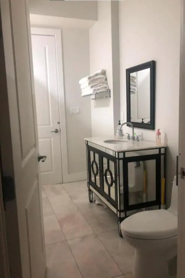 Maison d'hôtes Luxurious Apartment With Backyard And Jacuzzi New York